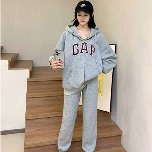 GAP Heather Gray Lounge Set with Logo